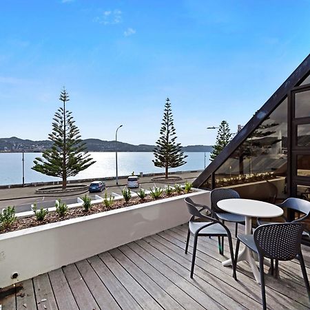 Bay Suites - 328 Oriental Parade Уелингтън Екстериор снимка