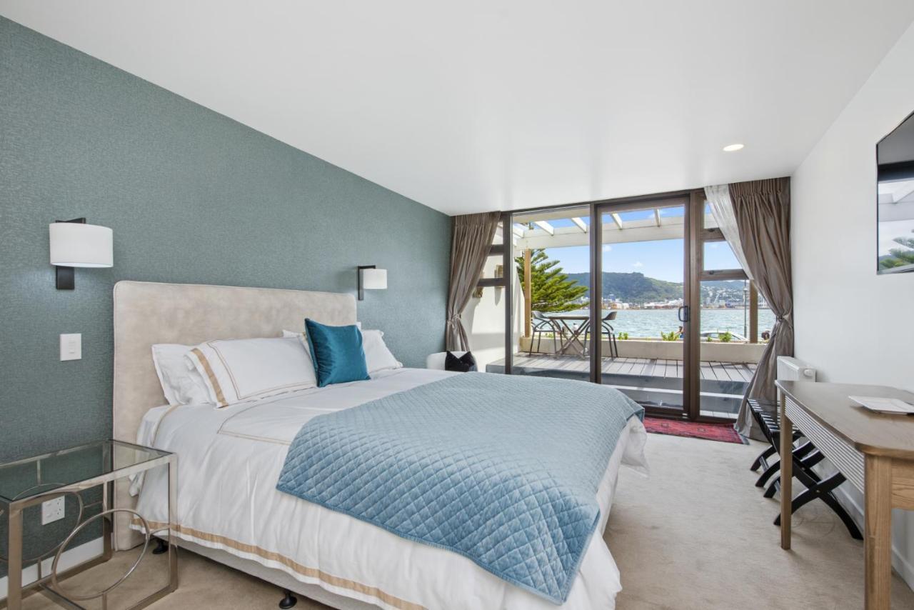 Bay Suites - 328 Oriental Parade Уелингтън Екстериор снимка