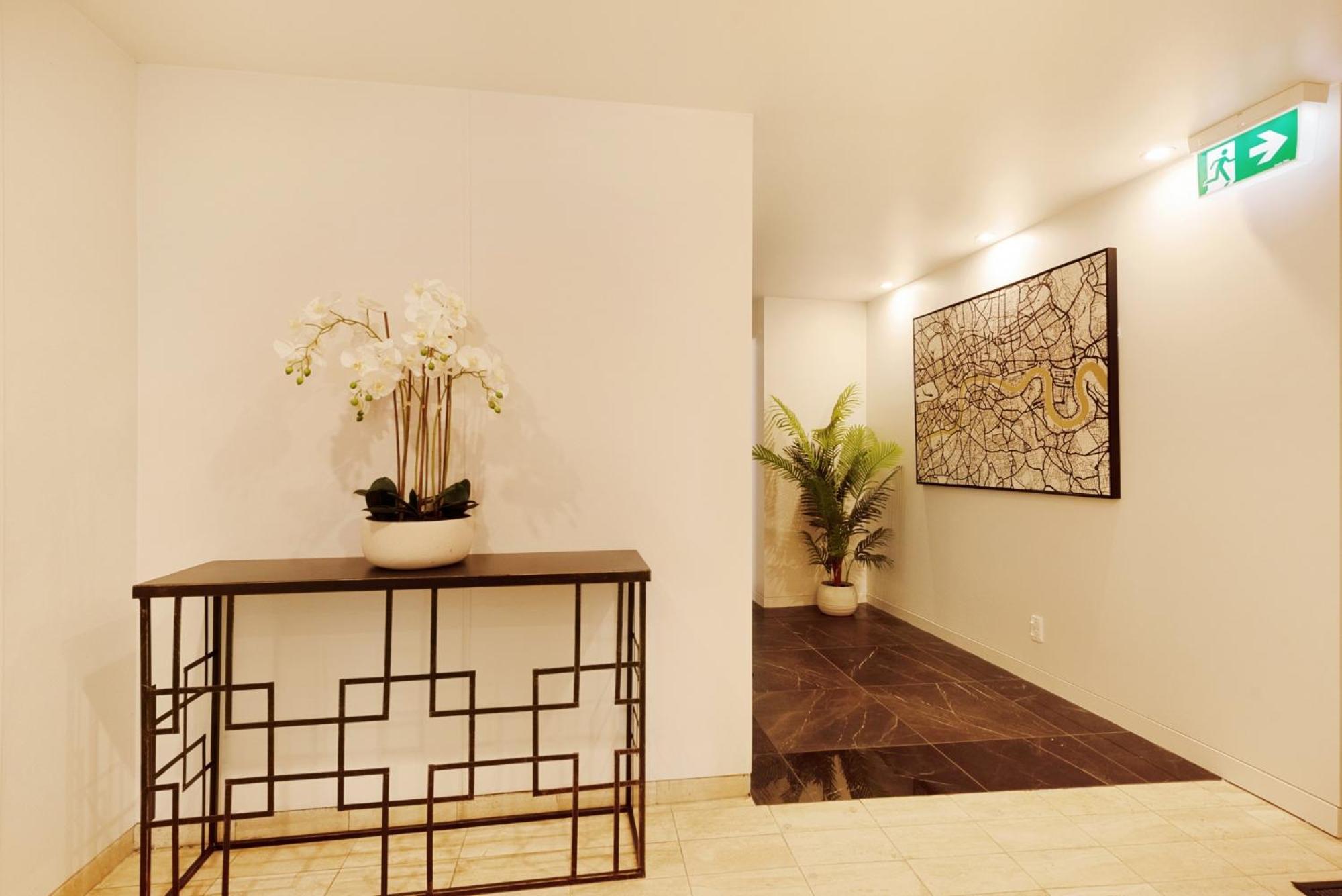 Bay Suites - 328 Oriental Parade Уелингтън Екстериор снимка