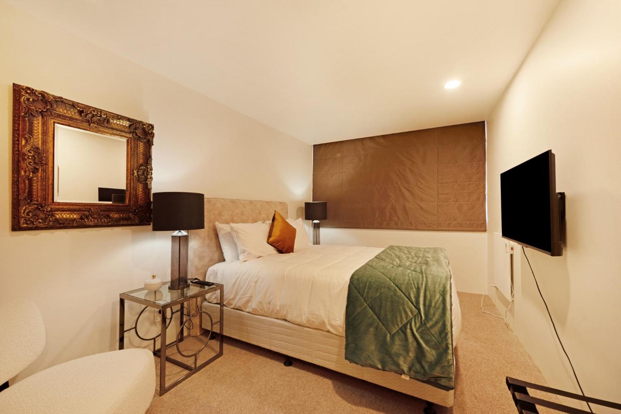 Bay Suites - 328 Oriental Parade Уелингтън Екстериор снимка